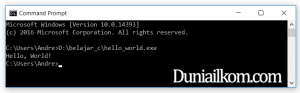 Jendela console hasil hello world bahasa C